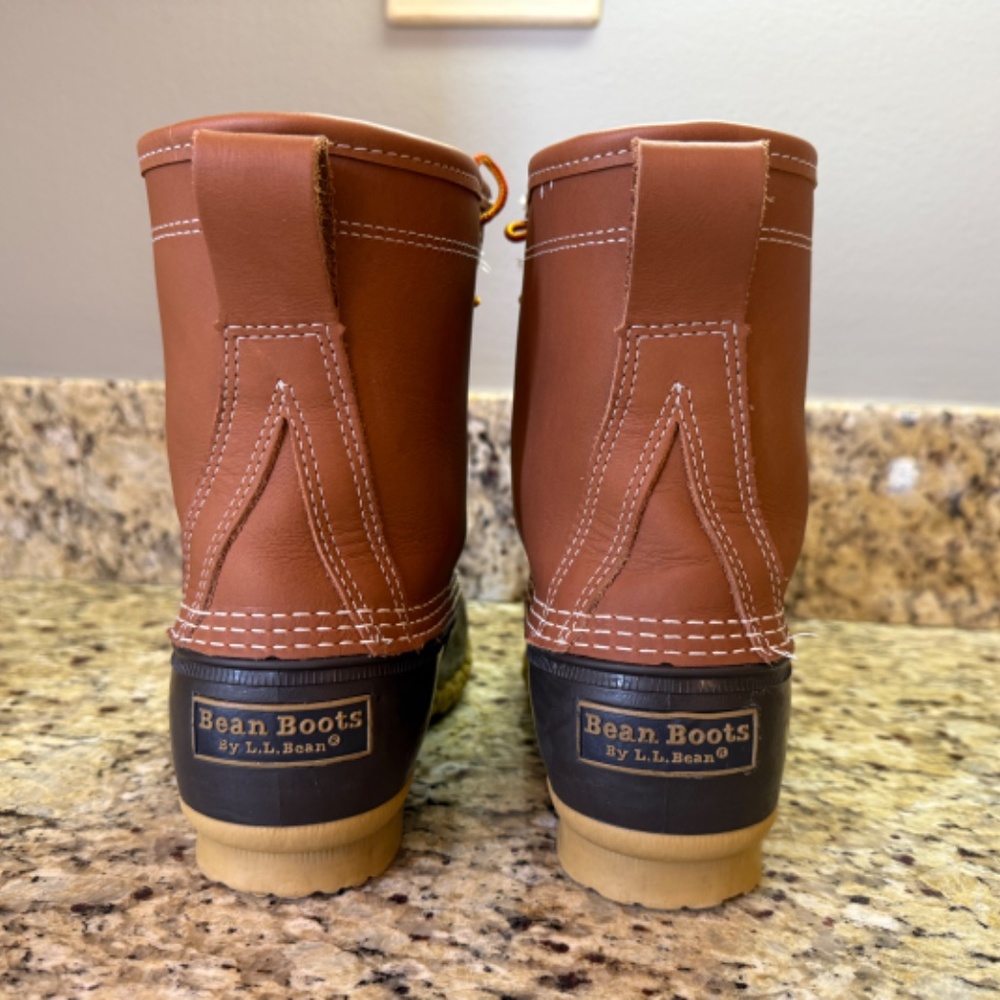 L.L.Bean Women's Gore-Tex Bean Boots, 8" Insulated, 6 WIDE - Picture 3 of 7